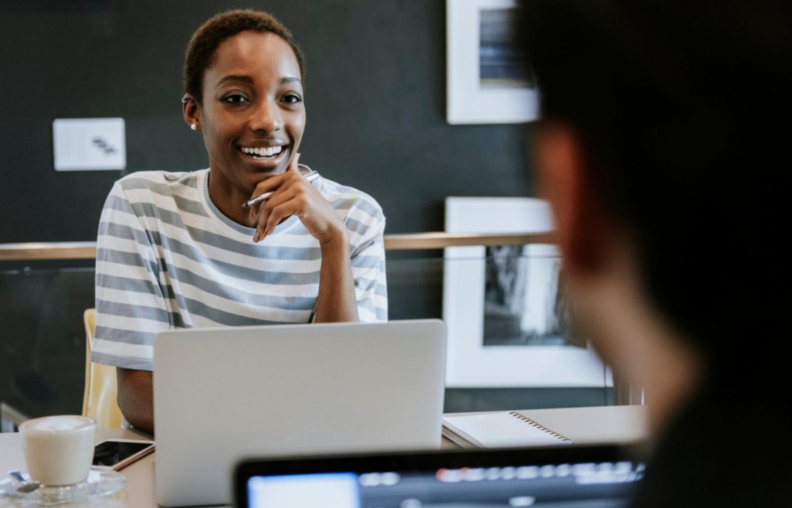 Professionelle Finanzberatung und Geschäftsanalyse bei osmiravien